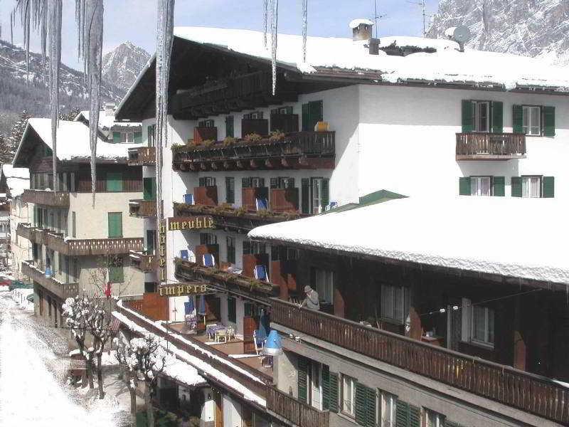 Hotel De Len 科尔蒂纳丹佩佐 外观 照片